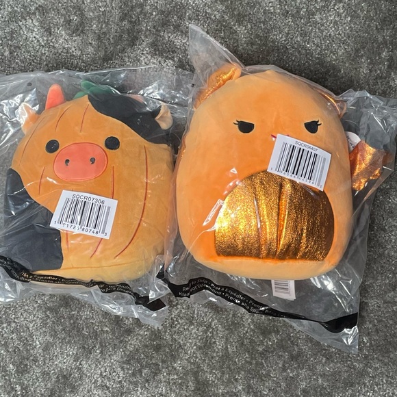 NWT Set of Two Halloween Squishmallows - Picture 10 of 11